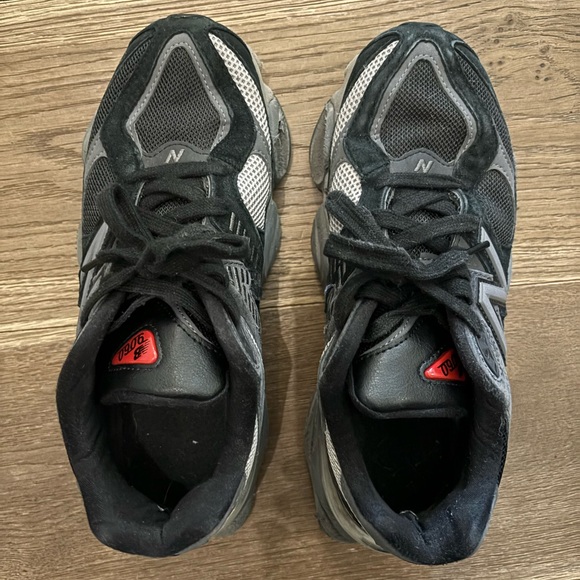 New balance sneakers - Picture 3 of 5